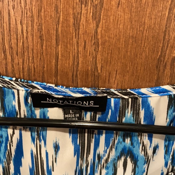 Nice blouse - Picture 2 of 4